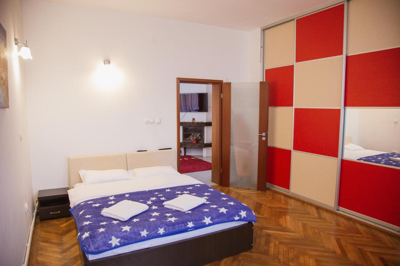 Kronhome Castelului Braşov Buitenkant foto
